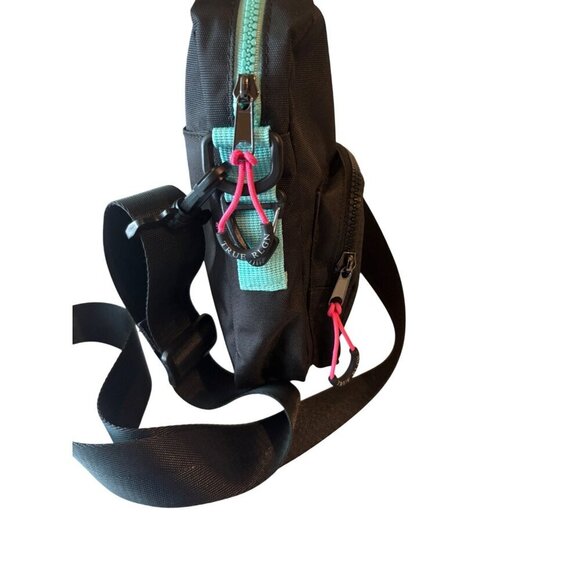 True Religion Black Crossbody Bag With Pink Logo & Adjustable Strap 7W X 9T X 9D - Picture 3 of 7